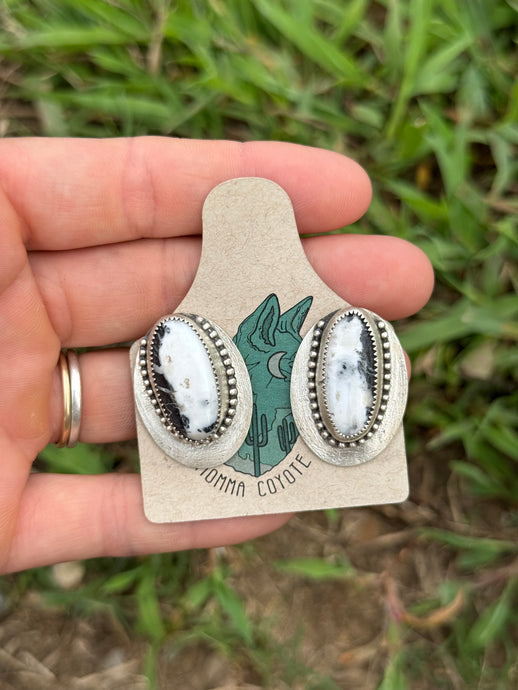 White Buffalo Studs M11
